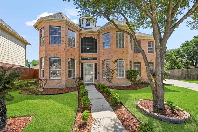 215 Crabapple Dr — Lakewood Estates Sec 01