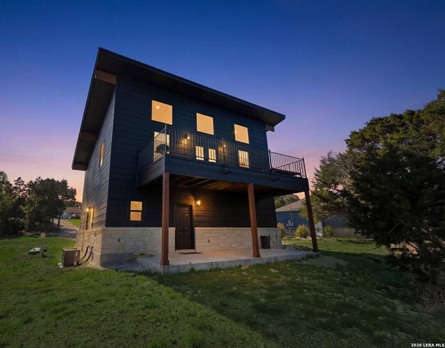 677 stagecoach — Lake Of the Hills West