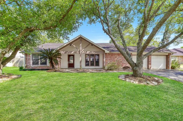1116 W Castlewood Ave — Wilderness Trails