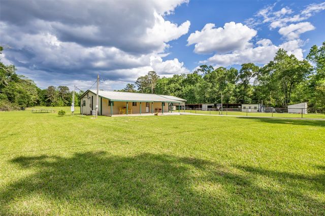 7476 S Fork Dr — Groceville Estates