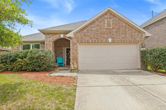 611 Orchid Hill Dr E — Cedar Woods