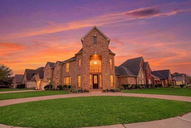 1711 Forestlake Dr — Greatwood Shores
