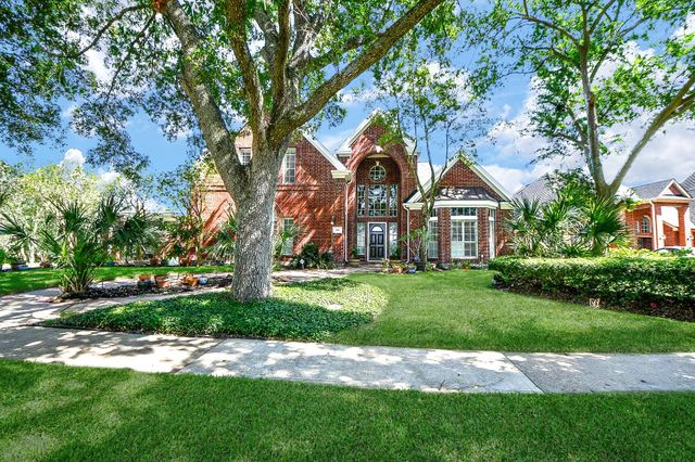 410 Kingfisher Dr — Sugar Lakes Sec 4