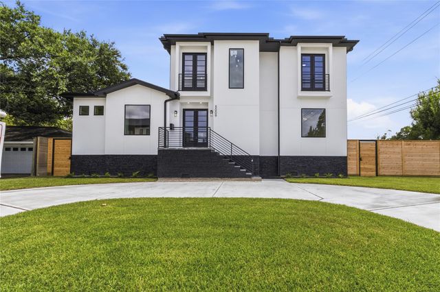 5009 Holt St — Warwick Village