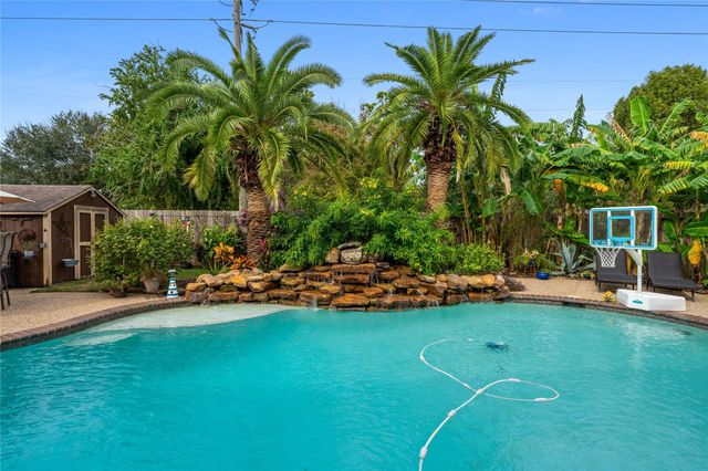 2306 Great Prairie Ln — Falcon Ranch