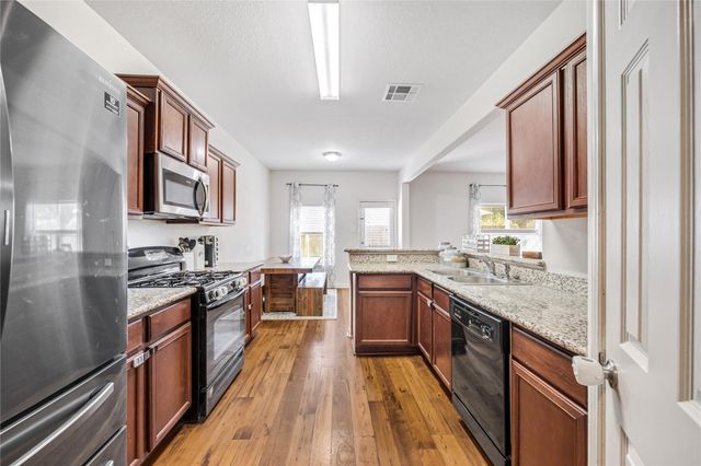 319 Falling Pine Dr — Pinewood Forest
