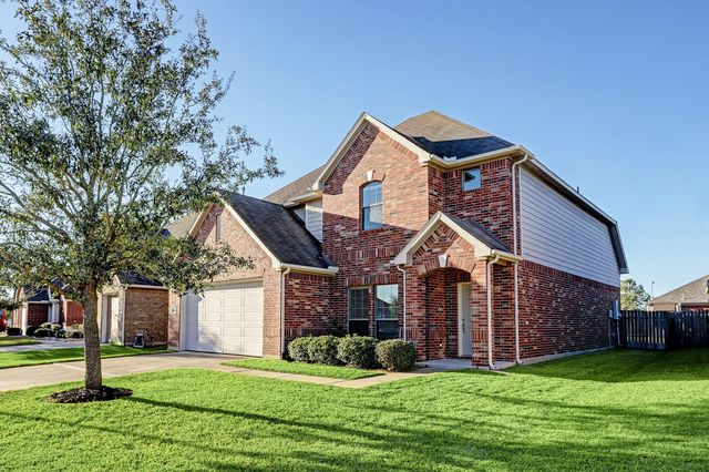 25806 Westbourne Dr — King Lakes Sec 2