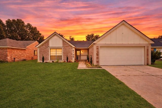 6738 Prairie Village Dr — Highland Creek Village Sec 01