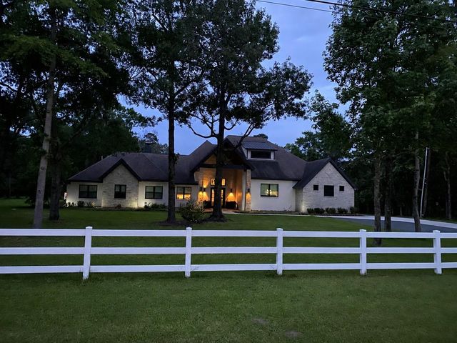 10897 Lake Forest Dr — Red Oak Ranch 01