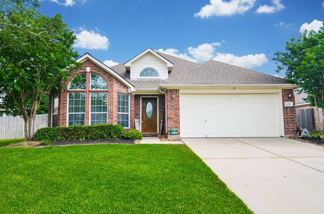 6318 Lake Chase Ct — Pine Lakes Sec 01