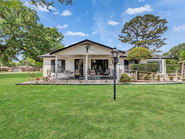 905 Bartlett Rd — Bartlett