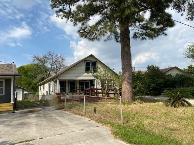 1004 Mccall Ave — Glenwood Park