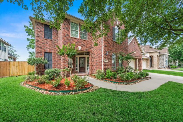 19503 Country Village Dr — Country Lake Estates Sec 01