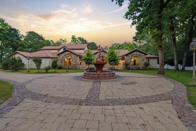 2426 Blue Lake Dr — Montgomery Trace 02
