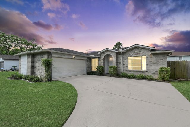 28707 Stapleford St — Fox Run