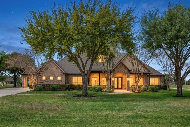 4611 Oasis Pt — Katy Lake Estates