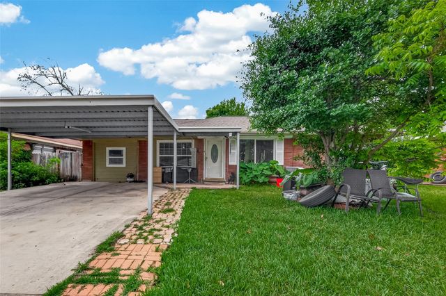 2111 Hickory Ln — Strawberry Hills Sec 04
