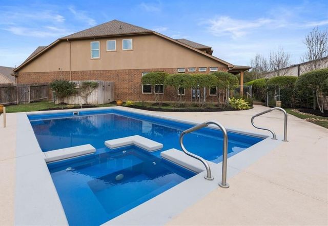 9039 Centennial Dr — THE FOUNTAINS AT JACOBS RESERV