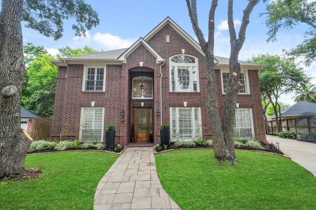1518 Honeysuckle Ln — Greatwood Village