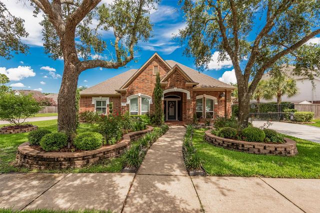 1013 Azalea Pointe — Centerpointe