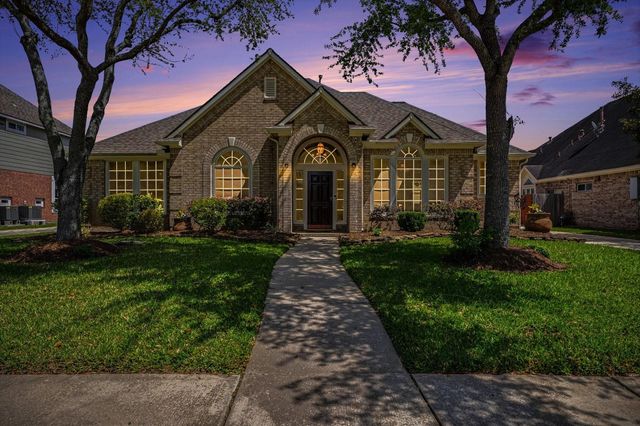 305 Watercrest Harbor Ln — Brittany Lakes Sec 3 99