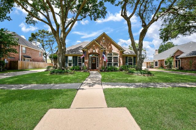 906 Mahogany Run Dr — Falcon Point