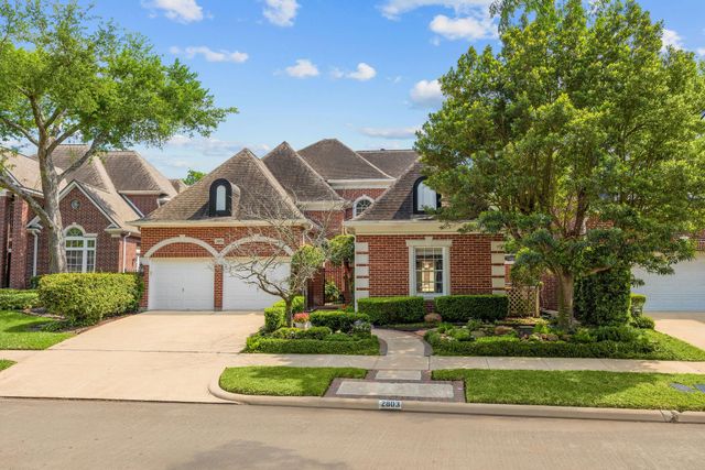 2803 Saint Annes Dr — Cypress on the Green