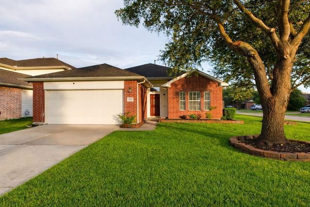 7402 Bering Landing Dr — Oak Lndg Sec 01