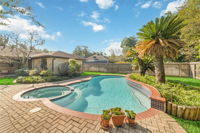 3826 Pleasant Valley Dr — Quail Valley
