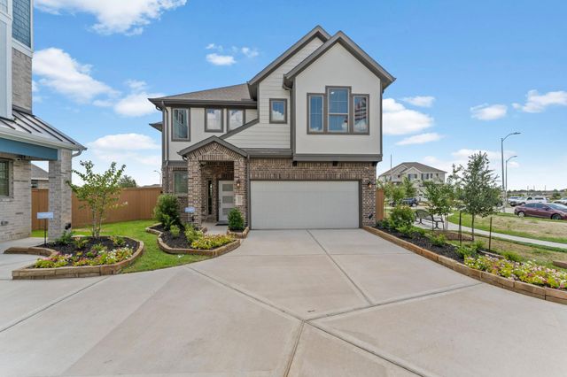15811 Invergelder Dr — Balmoral