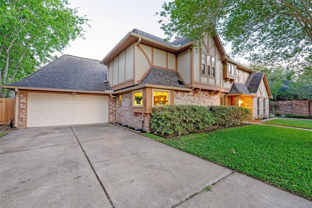 3911 Crow Valley Dr — Quail Valley Thunderbird