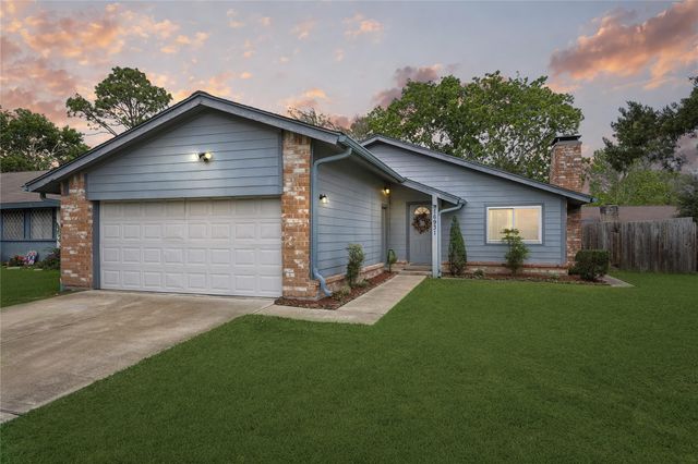 16931 Creek Line Dr — Forest Bend