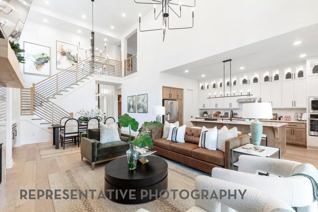 21231 Natalia Grv — Emory Glen