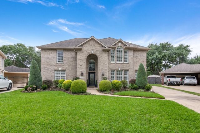 4910 White Manor Dr — Baywood Oaks Sec 5