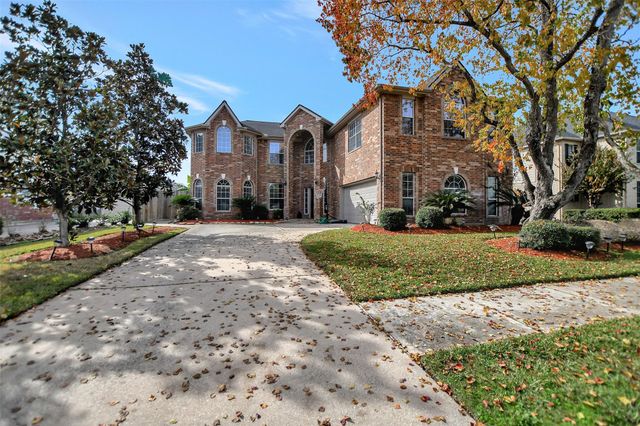 19315 Country Village Dr — Country Lake Estates