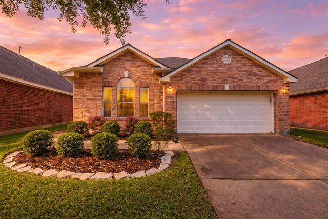 5306 Thorngate Ct — Heritage Grand