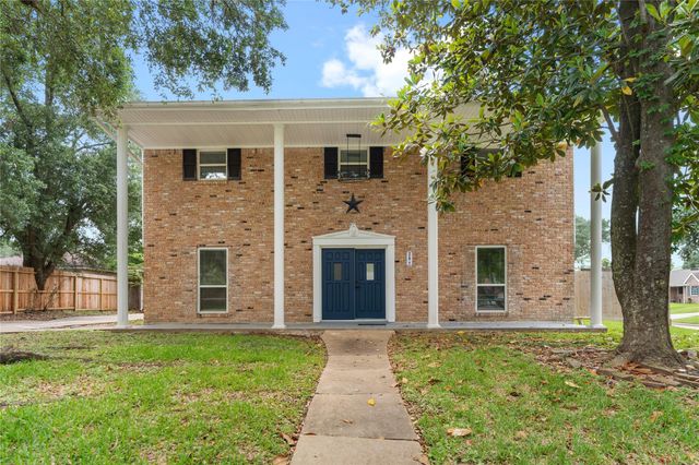 207 Burgundy Ln — Clear Creek Village Sec 3