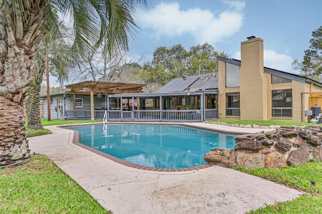 910 Evergreen Dr — Greenbriar 4
