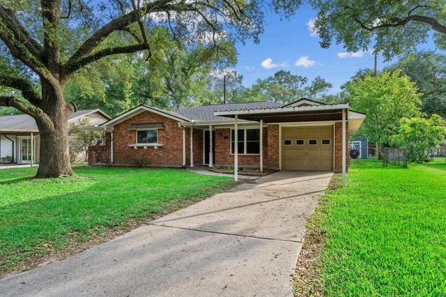 703 Barbara St — Pecan Tomball