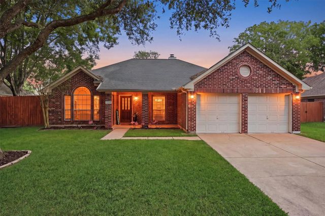 7219 Pembrough Ln — Hickory Creek Sec 1