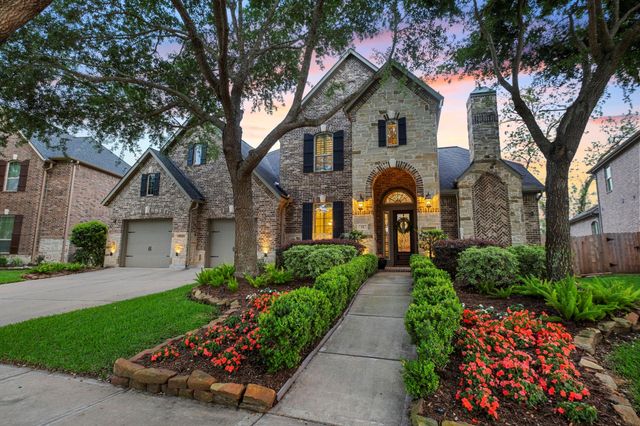 11 Blue Iron Dr — Sienna