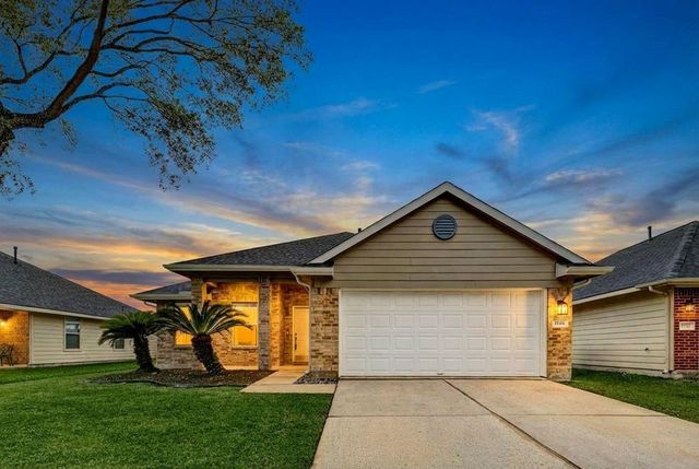 2126 Pickwick Pines Dr — Woodland Pines
