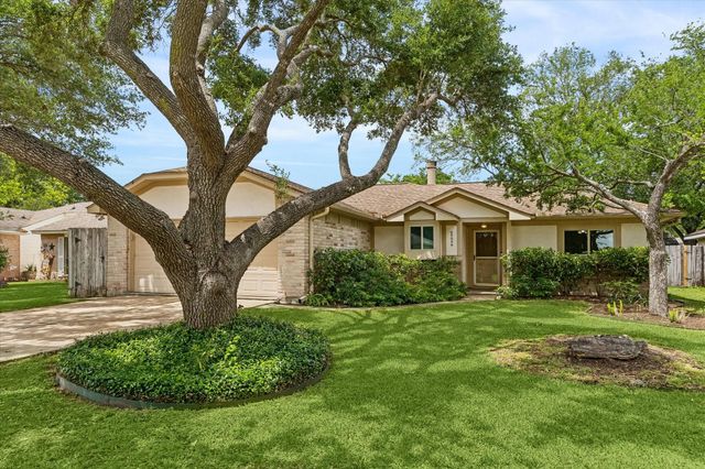 24034 Griffin House Ln — Williamsburg Hamlet