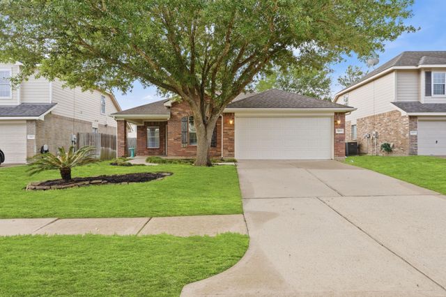18815 Cluster Oaks Dr — Glen Oaks