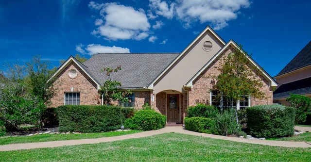 3411 Honeylocust Dr — Austin Park Sec 1