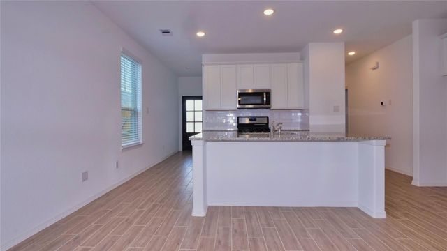 5715 Tabula Rasa Dr — Aurora Sec 2