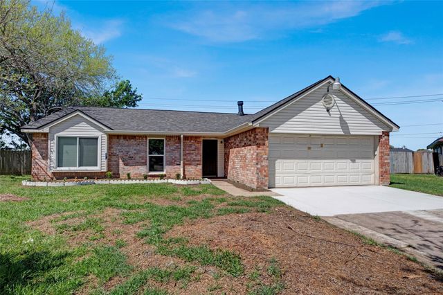 2302 Doverglen Dr — Hunters Glen