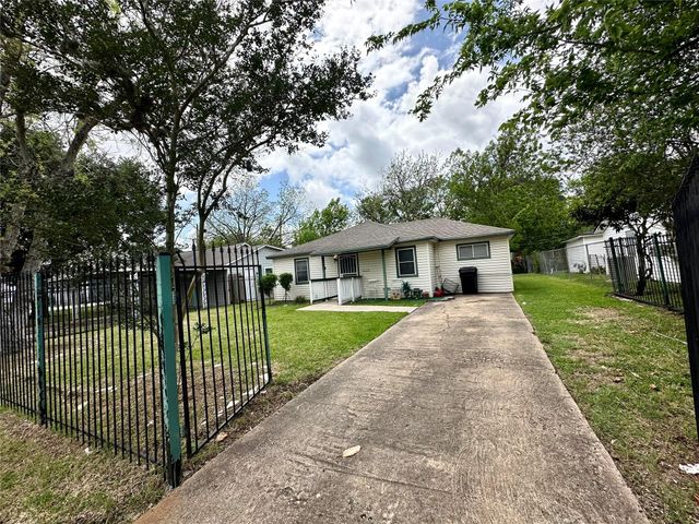 10206 Ashville Dr — Scottcrest
