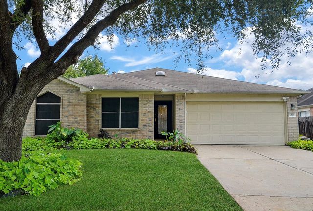 2418 Honey Locust Dr — Raintree Village Sec 01 R/P &