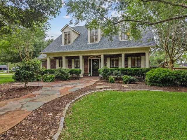 408 Allan St — Brooke Meadows